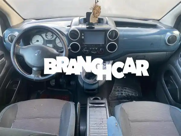 فرصة ذهبية: بيجو بارتنر 2011 1.6 HDI للبيع – كاملة المواصفات و40 ألف كم فقط!