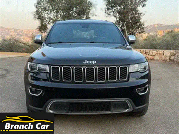 انطلق بفخامة: جيب جراند شيروكي ليمتد 2017 أسود - 72 ألف ميل فقط! (فل كامل وبحالة استثنائية)