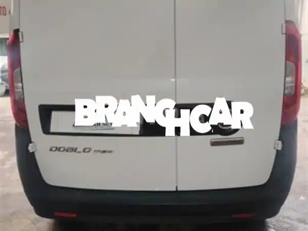 فيات دوبلو ماكسي ديزل 2021 للبيع في فاس - سيارة العائلة والعمل المثالية (100,000 كم)