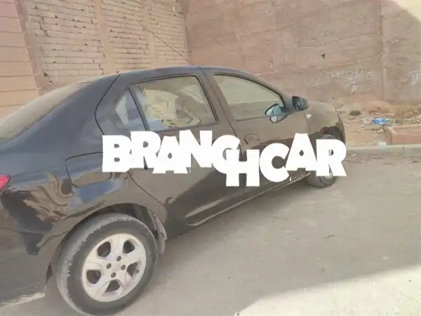 فرصة ذهبية: داسيا لوغان 2015 سوداء - سيارة العائلة العملية بـ 110,000! (139 ألف كم، مانيوال، تكييف)