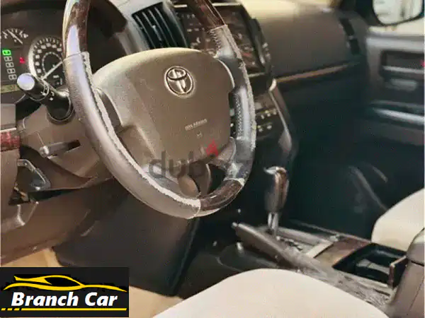 فرصة لا تعوض: تويوتا لاندكروزر GXR 2008 بيضاء V6 بحالة ممتازة وتأمين ساري!