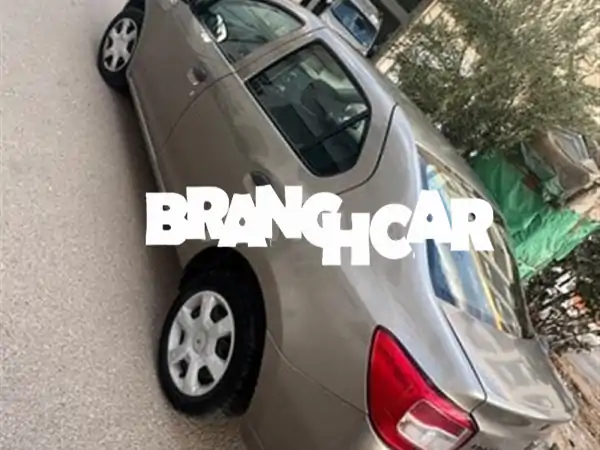 داسيا لوغان ديزل يدوية 2015 في فاس