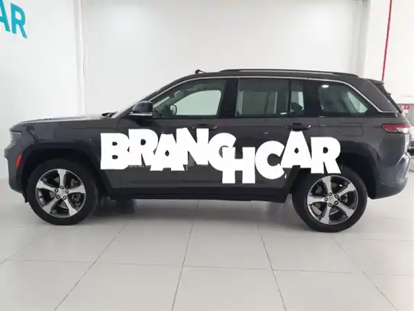 جيب جراند شيروكي ليمتد 2023