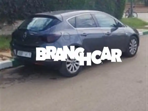 للبيع: أوبل أسترا كوزموس 2012 ديزل - قمة النظافة...