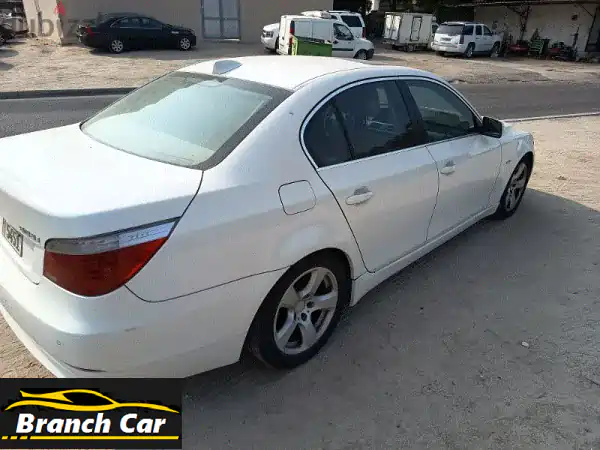 بي ام دبليو الفئة 52008 اللون ابيض حاله جيده جدا