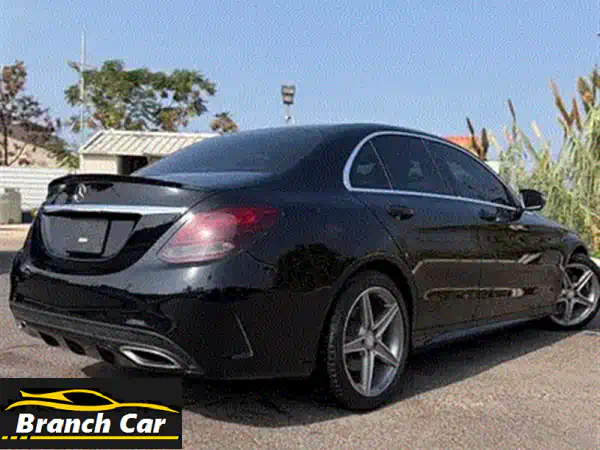 مرسيدس GLC 2017 سوداء فخمة: 4MATIC وبانوراما | امتلك الأناقة والقوة!