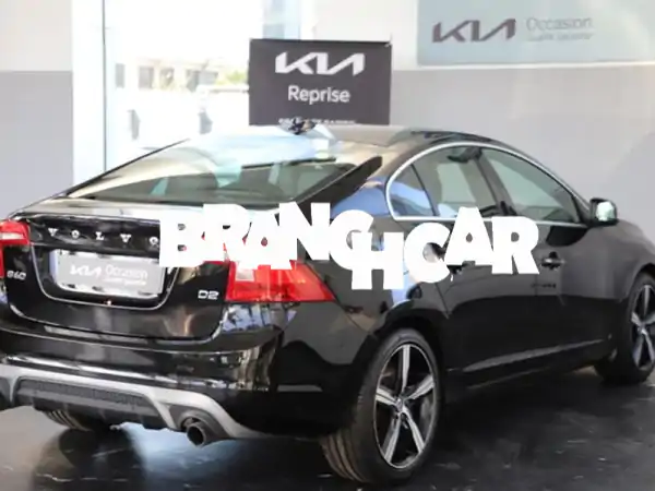 امتلك فولفو S60 R-Design 2019 أوتوماتيك | تحت الضمان وقرض 0% | بـ 250 ألف درهم!