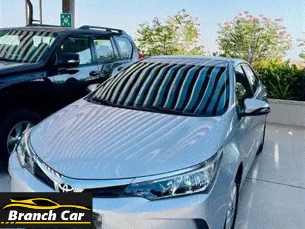 امتلك الأسطورة: تويوتا كورولا 2018 XLI بيضاء - إطارات جديدة، حالة ممتازة!