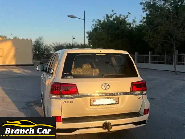 فرصة! تويوتا لاندكروزر 2018 GXR V6 أبيض - وكالة البحرين | نظافة ومواصفات كاملة