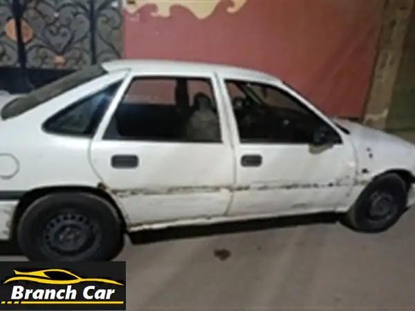 أوبل فيكترا 1995 للبيع بالغربية: فابريكا بالكامل وموتور 2000cc بحالة استثنائية!