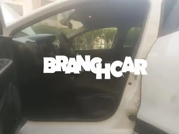 ⭐ فرصة ذهبية: رينو كليو 4 موديل 2021 بمديونة - كل الخيارات (Tout Options) بسعر 129,000 درهم!