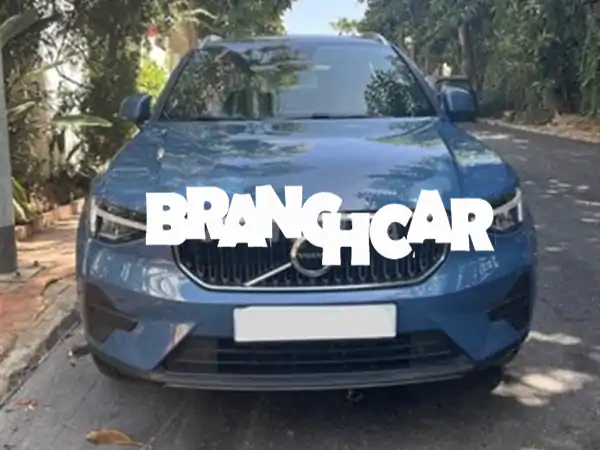 فولفو XC40 2024 | كأنها جديدة! 19 ألف كم فقط، تحت الضمان...