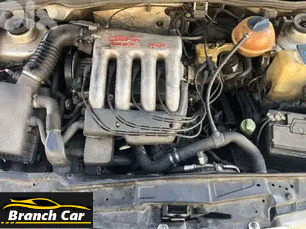 نيسان فان 1999 بيضاء للبيع - رفيقك العملي الموثوق! مجهزة برف سقف (Porte Bagage) ووسائد هوائية!