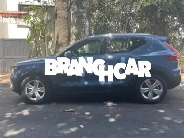 فولفو XC40 2024 | كأنها جديدة! 19 ألف كم فقط، تحت الضمان | فرصة لا تعوض!