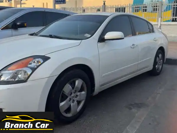 نيسان التيما موديل 2008، لون أبيض وداخلية بيج....