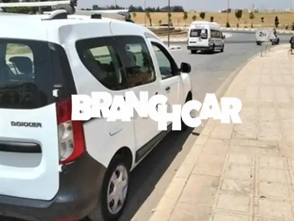 إعلان عن بيع سيارة مستعملة