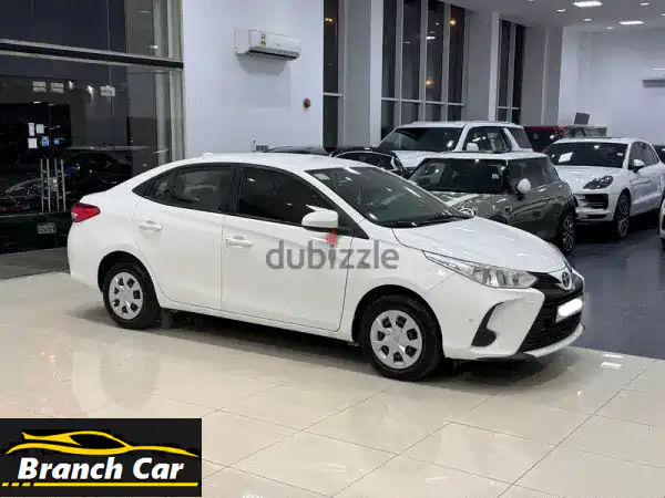 تويوتا يارس 2021 أبيض: سيارة أحلامك الاقتصادية...