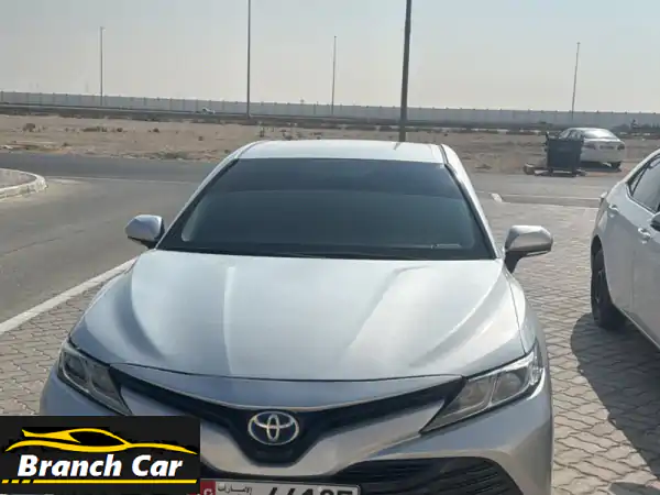 كامري هايبرد 2019، ملكية سنة، كانت تستخدم كسيارة أجرة سابقاً. المميزات: بصمة، مثبت سرعة، تحكم ...