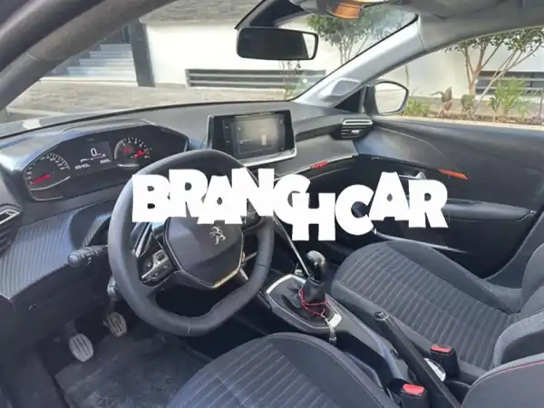 فرصة لا تُفوّت! بيجو 208 للبيع - 95,000 كم فقط - كاملة المواصفات وجاهزة للانطلاق!