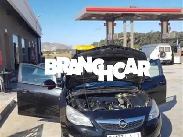 أوبل أسترا ديزل 2010 الحسيمة: كأنها جديدة! 15 ألف كم فقط