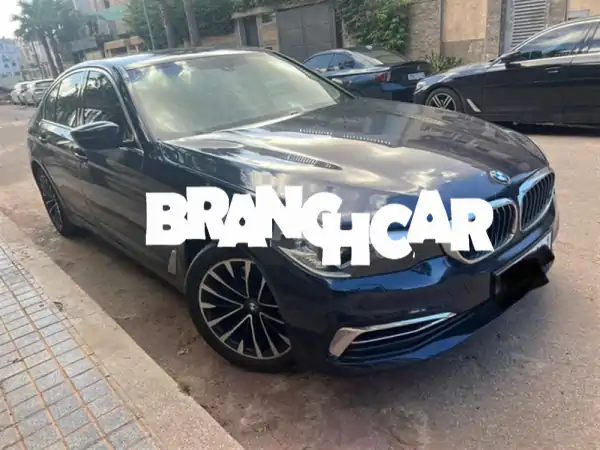 فخامة BMW الفئة الخامسة لاكشري لاين 2019: قيادة...