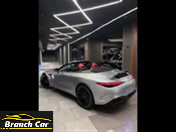 مرسيدس SL55 AMG 2024 زيرو وكيل: قوة V8 وفخامة لا تضاهى (فضي/أحمر) - احجزها الآن!