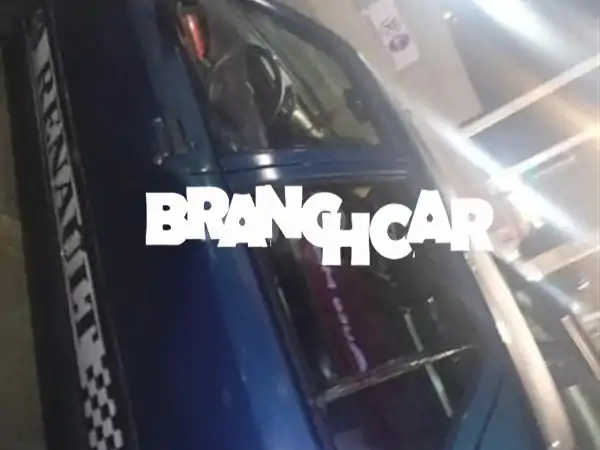 للبيع بالناظور: رينو R19 1994 بنزين مانيوال | موثوقية وأداء بسعر مغري!