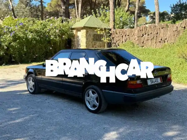 امتلك أسطورة: مرسيدس بنز 300 E W124 موديل 1988 - 4 MATIC...