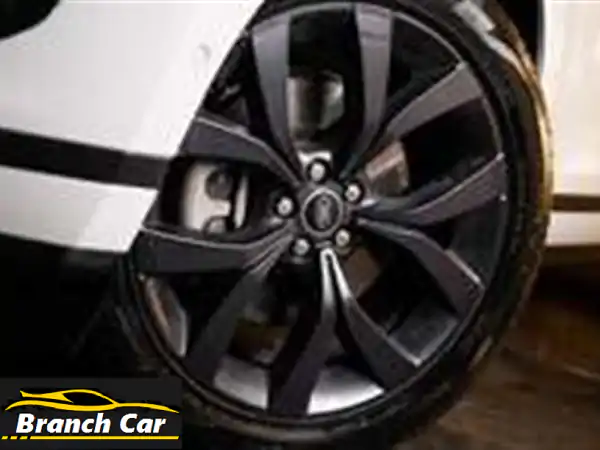 لاند روفر رنج روفر إيفوك 2022 للبيع بمدينة نصر: فخامة لا تُضاهى وأداء مبهر!