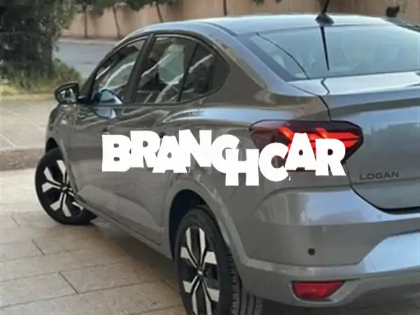 جديدة كالوكالة! داسيا لوغان Journey 2024 - 15 ألف كم فقط، يد أولى، ضمان وصيانة وكالة