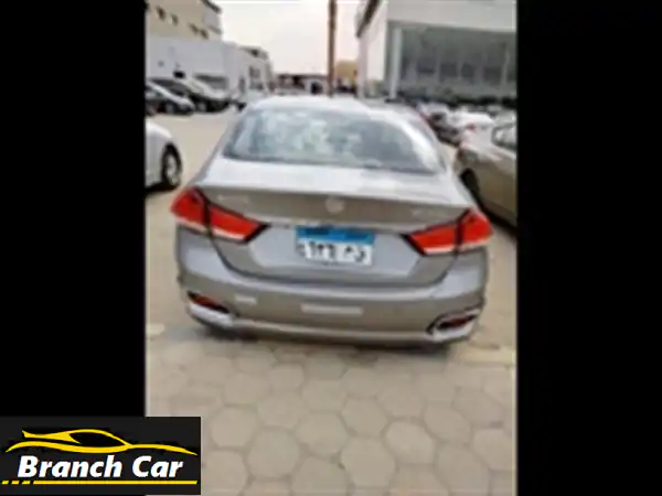 سوزوكي سياز للبيع: سيارة بحالة ممتازة، صيانات توكيل، وكاوتش جديد!