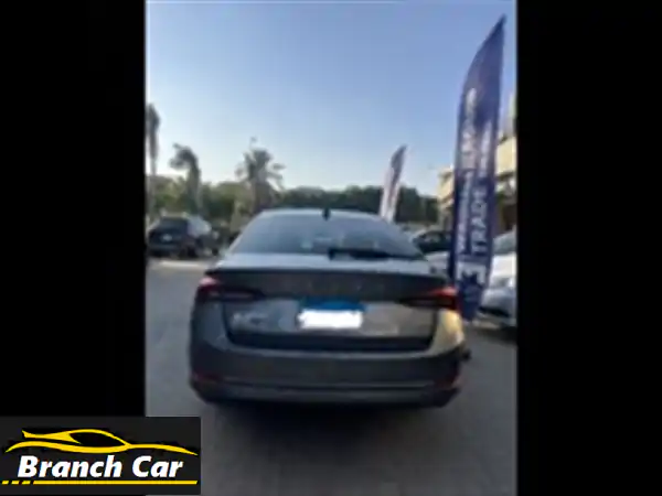 فرصة استثنائية: سكودا اوكتافيا 2024 للبيع بالتجمع الخامس والقاهرة الجديدة | 50 ألف كم بحالة الزيرو!