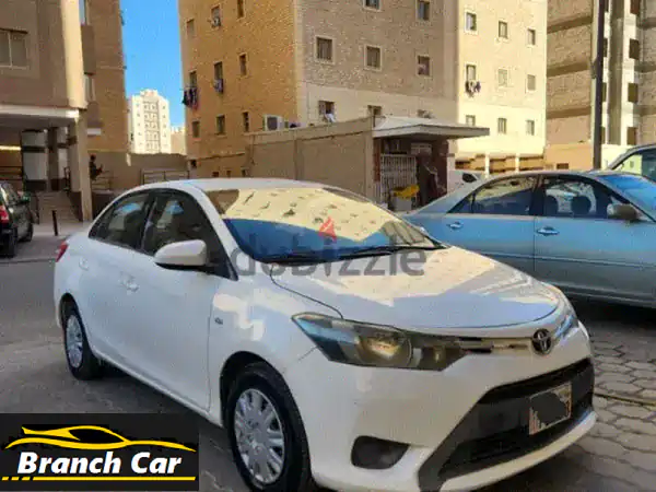 للبيع: تويوتا يارس 2016 بيضاء (1.5 EL/E) - حالة ممتازة...