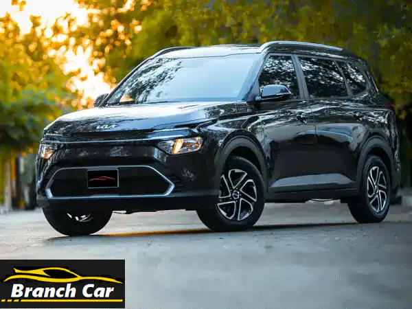 كيا كارينز 2023 بني (7 مقاعد) | وكالة وتحت الضمان | مالك واحد | البحرين