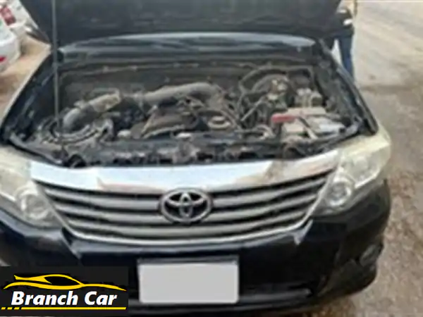 امتلك القوة والثقة: تويوتا فورتشنر 2013 للبيع في...