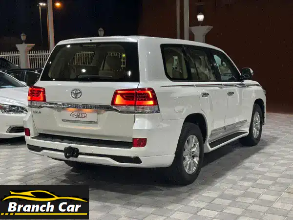 امتلك الآن: تويوتا لاندكروزر GXR V6 موديل 2018 - فل أوبشن | صيانة منتظمة (البحرين)