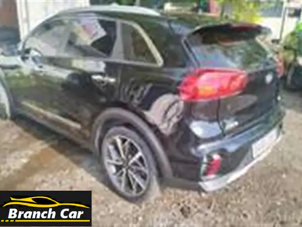 كيا نيرو 2020 للبيع في عمان: سيارة عملية...