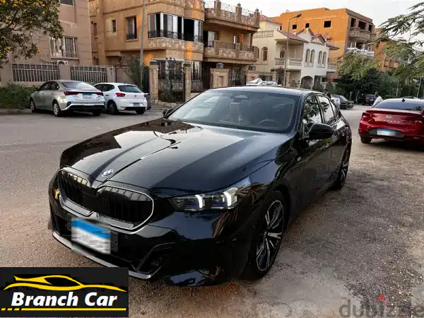 BMW 520i M Sport 2024 أسود - 10 آلاف كم فقط! ترخيص سنة ساري -...