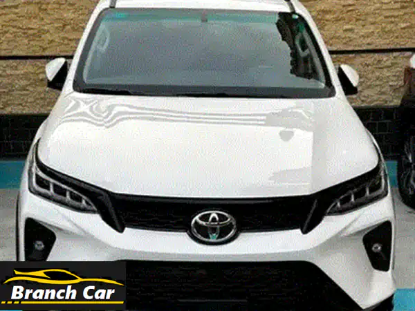 تويوتا فورتشنر 2023 للبيع: بحالة الوكالة | 40 ألف كم | صيانة توكيل | لون بني فخم