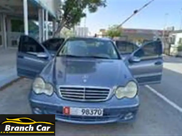 امتلك الأناقة الألمانية: مرسيدس C180 موديل 2005 للبيع...