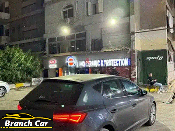 امتلك الأناقة والقوة: سيات ليون 2021 سوداء - فبريكة دواخل وصيانة توكيل!