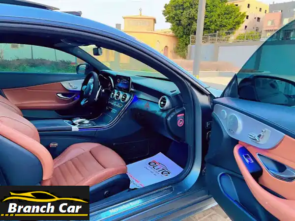 دقة وجمال: مرسيدس C180 كوبيه 2019 AMG فل كامل | رمادي...