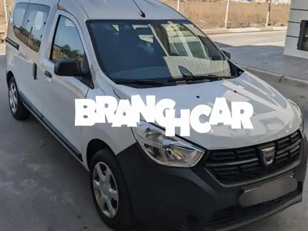 للبيع: داسيا دوكر 2021 | مالك أول | 85 ألف كم فقط | دهان المصنع | سيارة عائلية اقتصادية ومكيفة