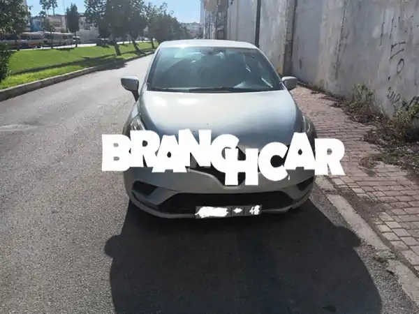 فرصة مميزة في طنجة: رينو كليو 4 ديزل 2018 مانيوال...