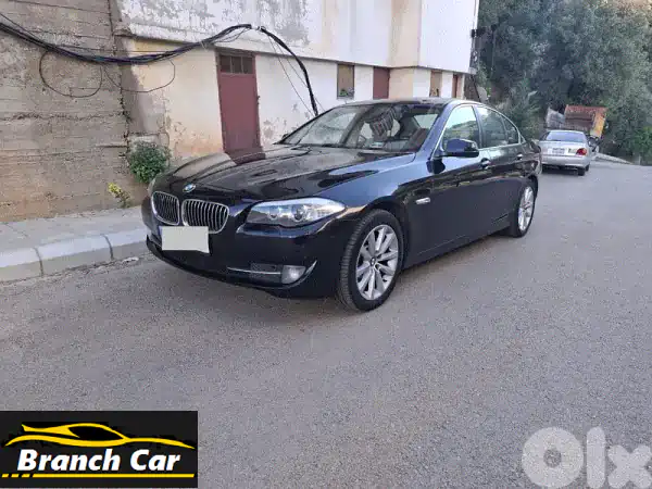 فخامة وأداء لا يضاهى: BMW 535i 2012 - الفئة الخامسة (أسود)...