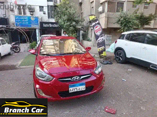 هيونداي أكسنت 2013 هاتشباك فابريقة! فتحة سقف، صيانات توكيل، ورخصة سنتين.