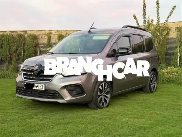 رينو كانجو 2025 أوتوماتيك للبيع: يد أولى، صيانة وكالة، 20 ألف كم فقط!