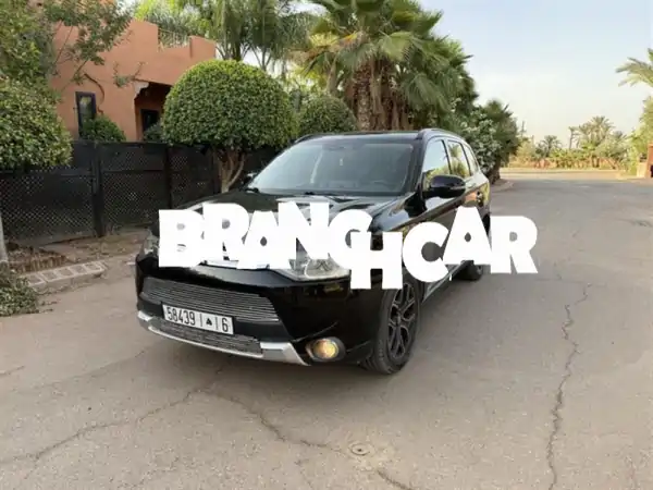 ميتسوبيشي أوتلاندر 2015 للبيع: 7 مقاعد عائلية...