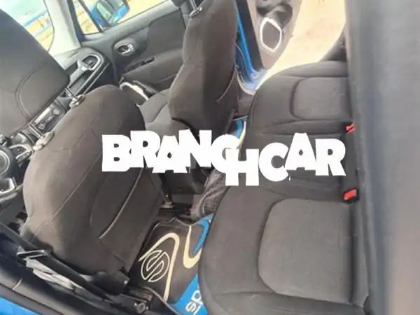 جيب رينيجيد 2017 للبيع: كأنها جديدة! طلاء أصلي وعداد قليل بسعر لا يُفوت