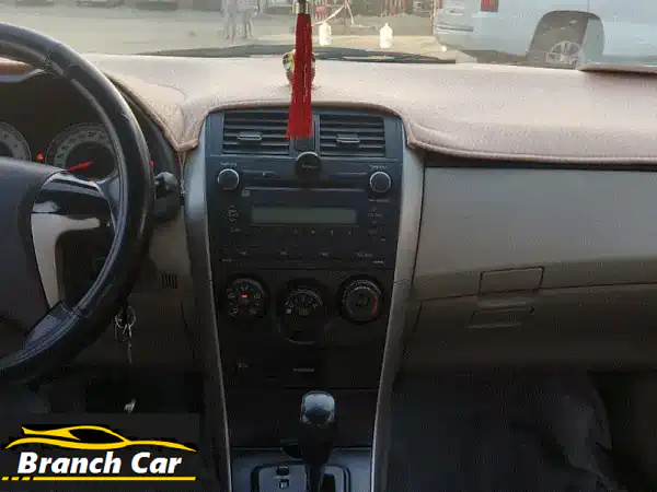 فرصة العمر: تويوتا كورولا 2013 بيضاء | 1.8L | تكييف جديد | بحالة ممتازة للبيع!